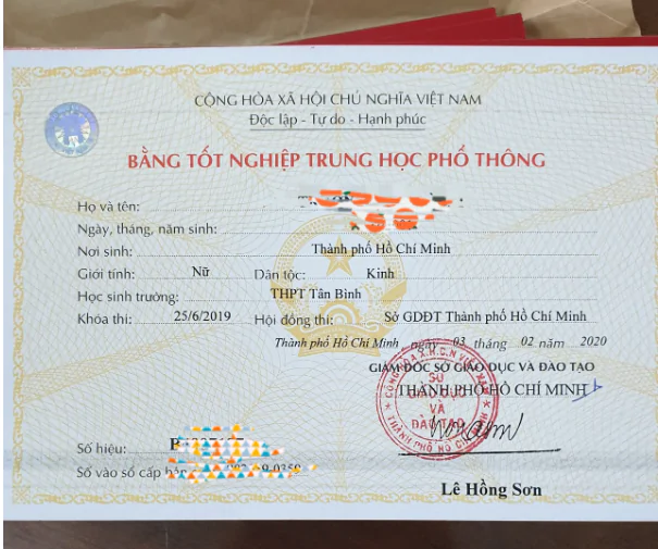 hinh-anh-co-nen-lam-bang-cap-3-gia-de-xin-viec-khong-233-0