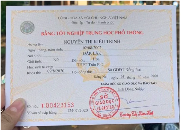 hinh-anh-co-nen-lam-bang-cap-3-gia-de-xin-viec-khong-233-1