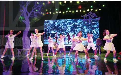 hinh-anh-bai-2-thiet-ke-mi-that-san-khau-mot-phan-canh-trong-vo-kich-12294-9